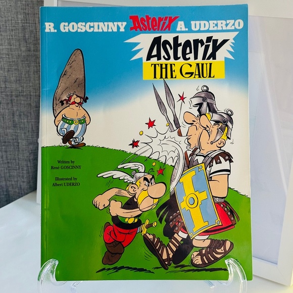 Asterix The Gaul Paperback Book - Picture 1 of 6